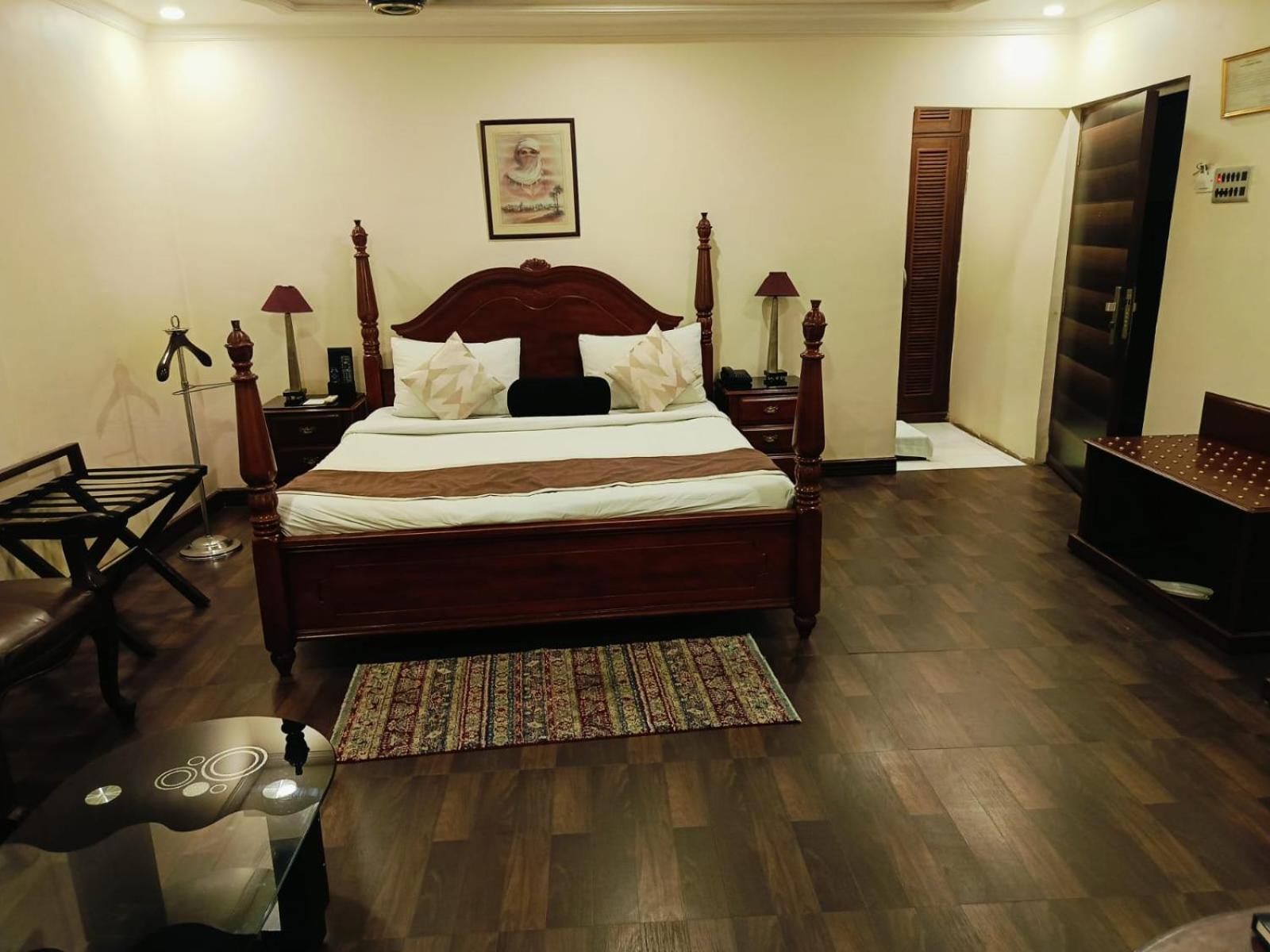 Hotel Baidyanath Диогар Екстериор снимка